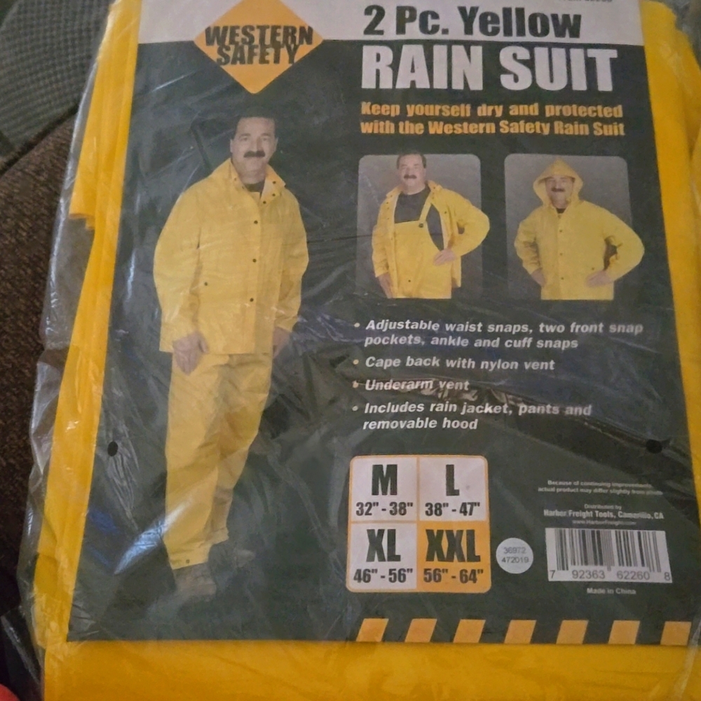2 PC yellow rain suit